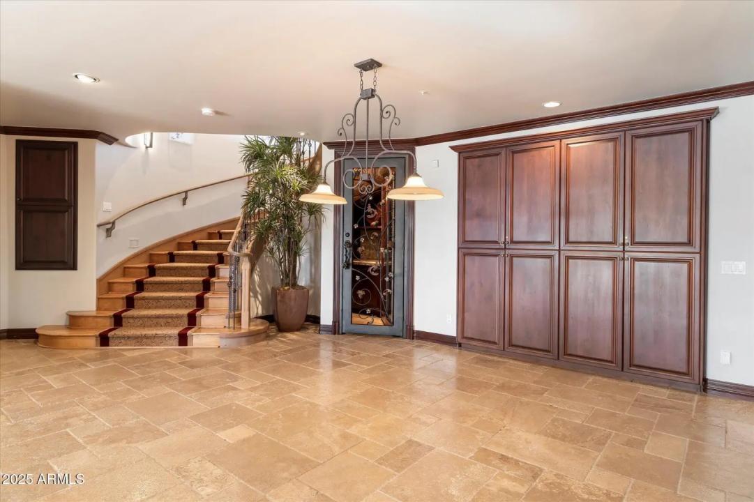 Real Estate Picture 22