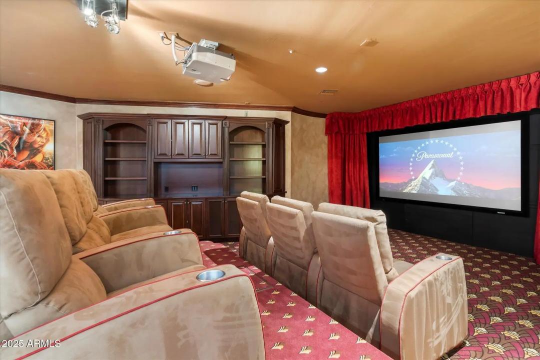 Real Estate Picture 24