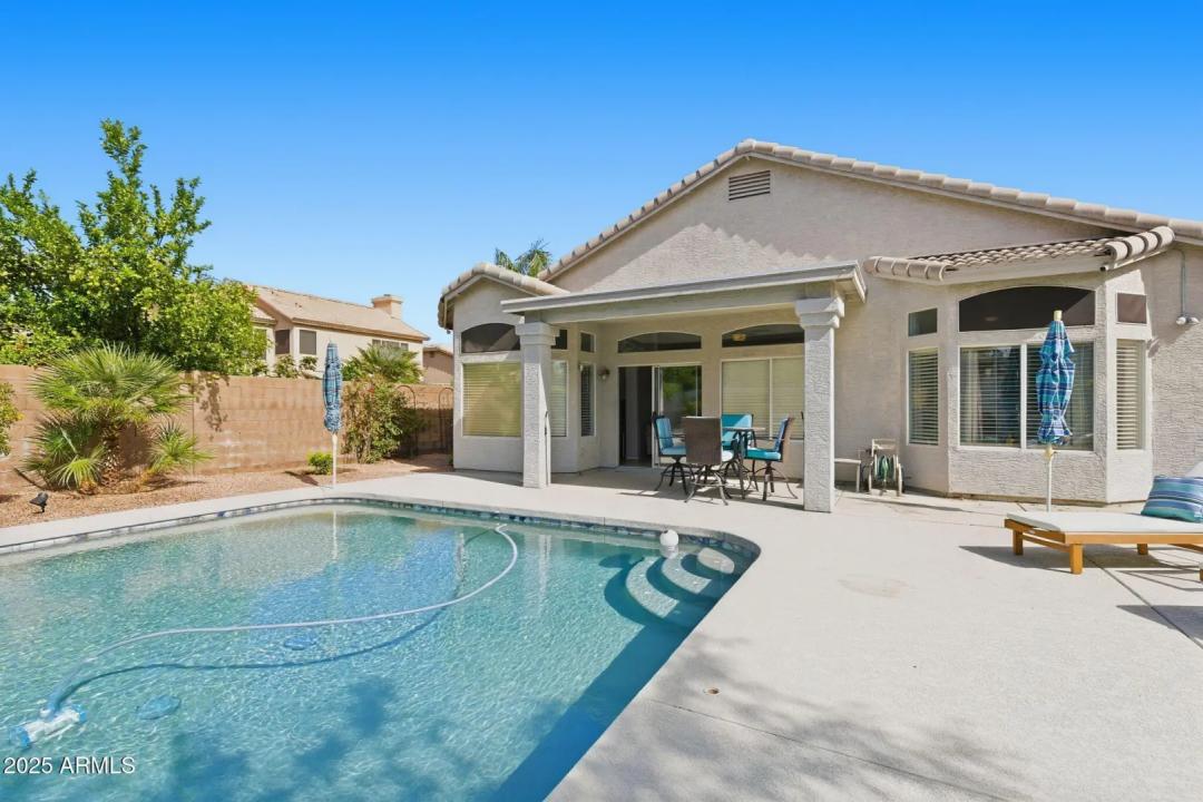 Real Estate Picture 7