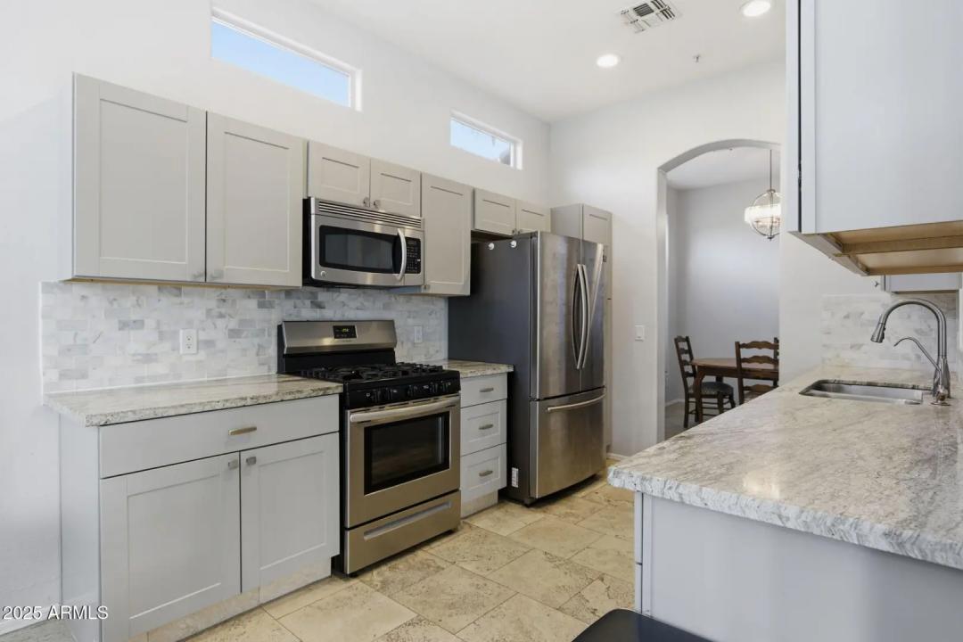 Real Estate Picture 4