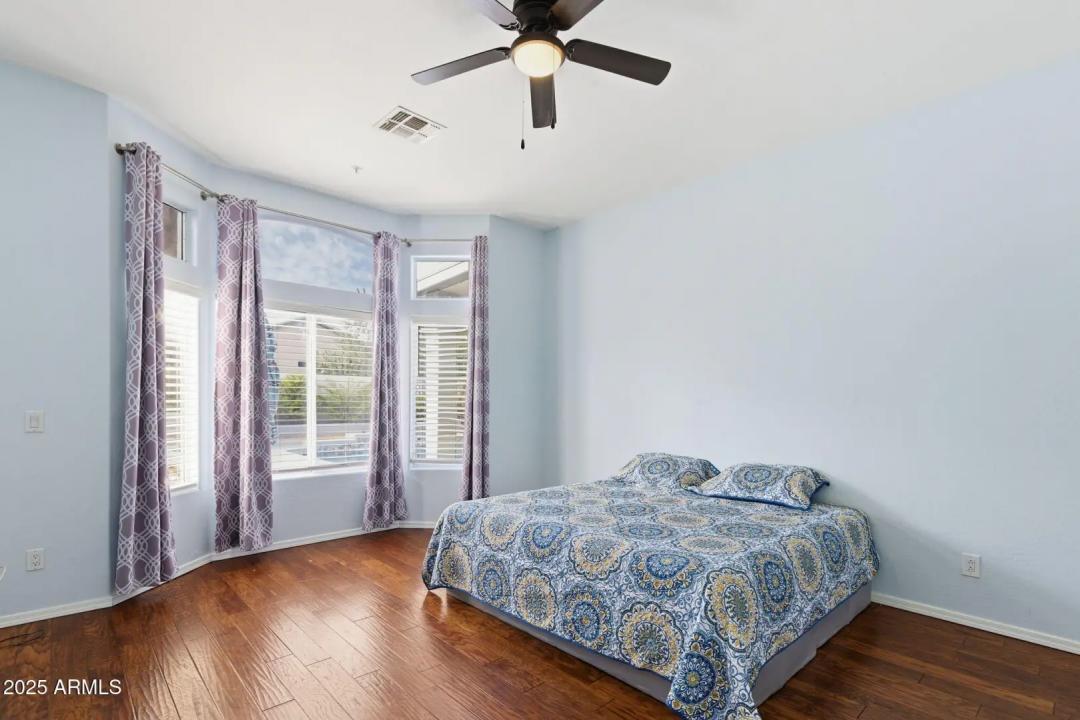 Real Estate Picture 5