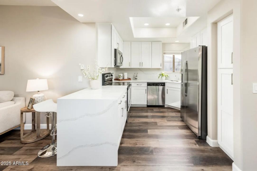 Real Estate Picture 3