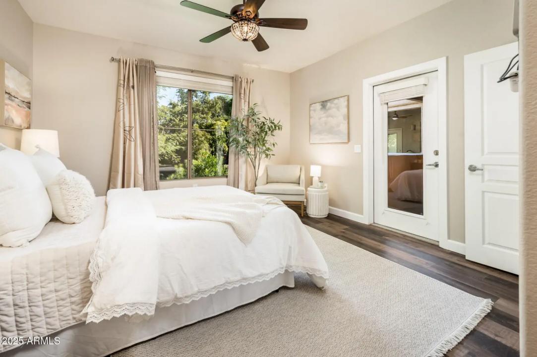 Real Estate Picture 4