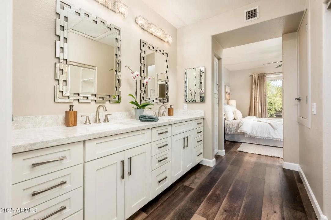 Real Estate Picture 5