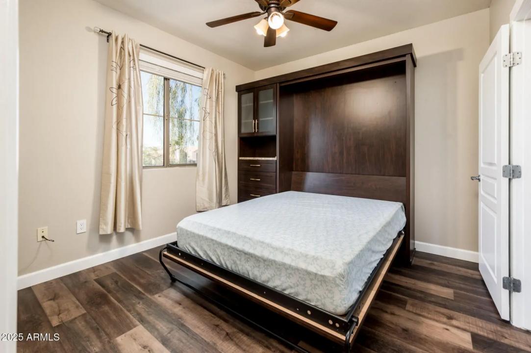 Real Estate Picture 38