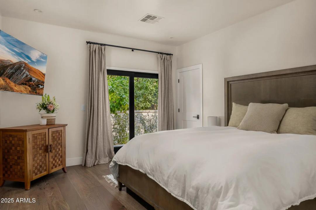 Real Estate Picture 42