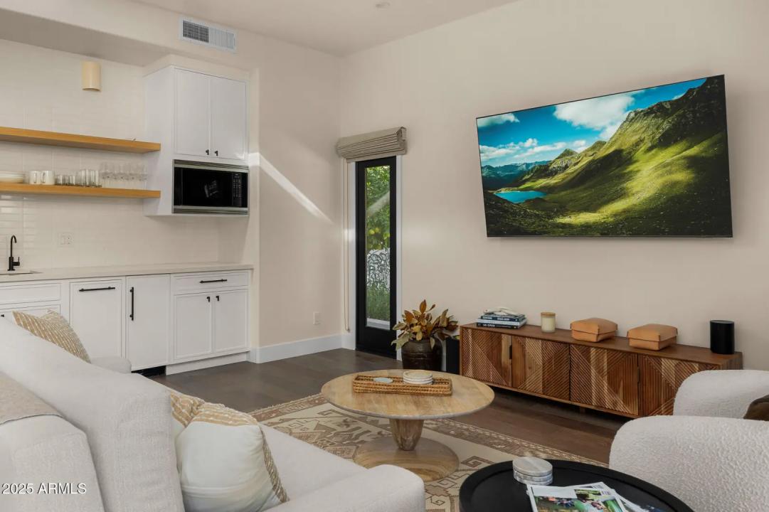 Real Estate Picture 38