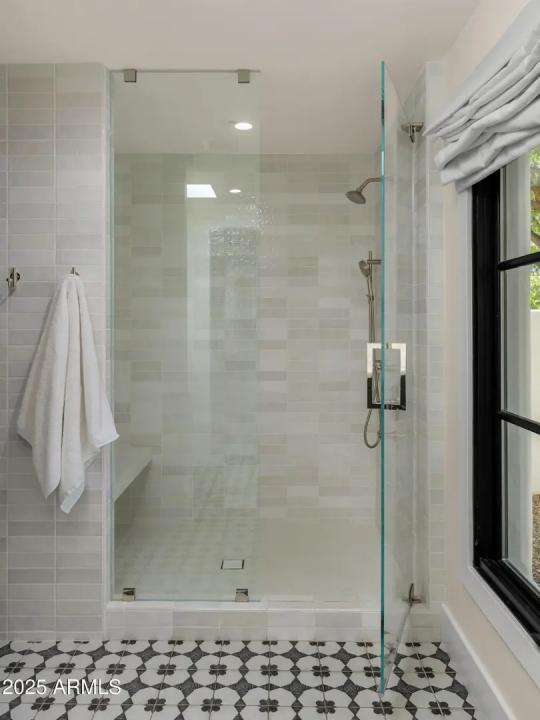 Real Estate Picture 17