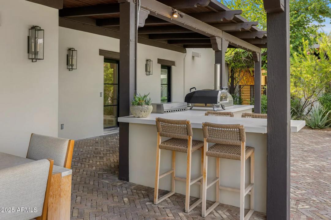 Real Estate Picture 30