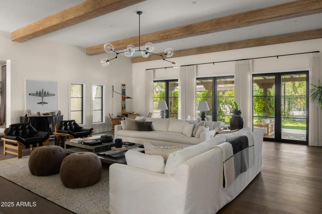 Real Estate Picture 3