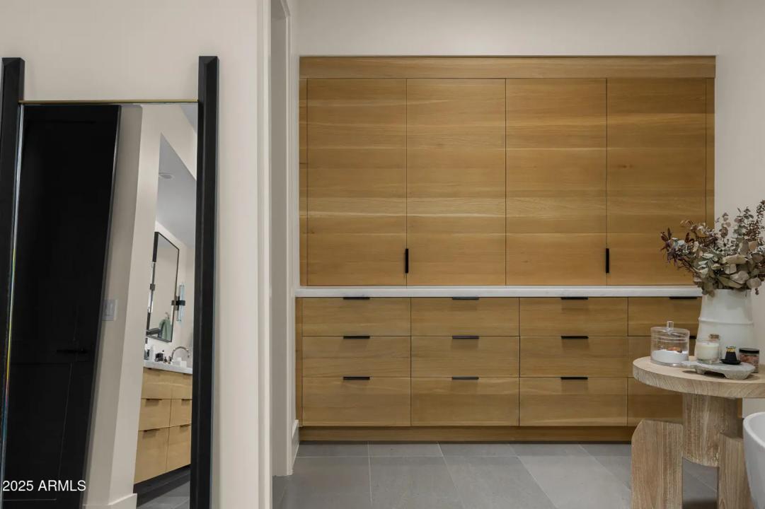 Real Estate Picture 14