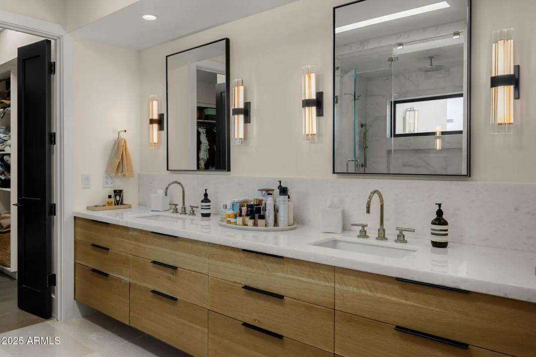 Real Estate Picture 11