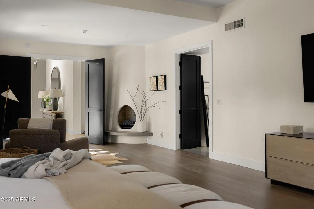 Real Estate Picture 10