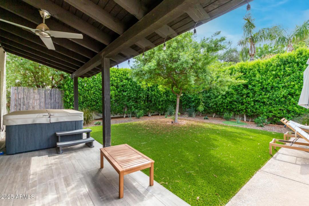 Real Estate Picture 24