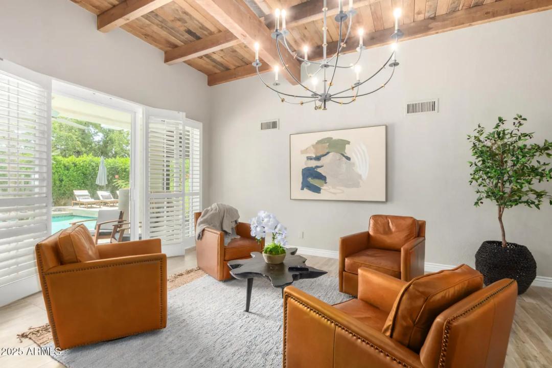 Real Estate Picture 10