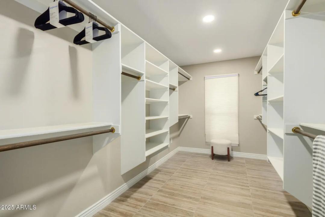 Real Estate Picture 16