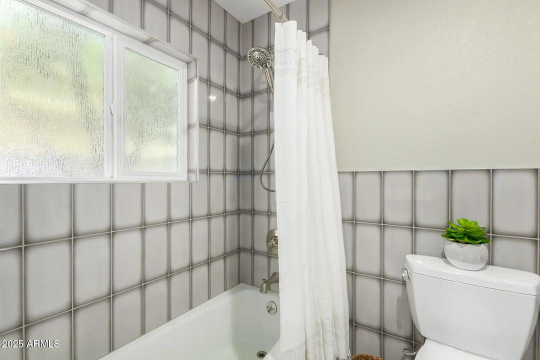 Real Estate Picture 20