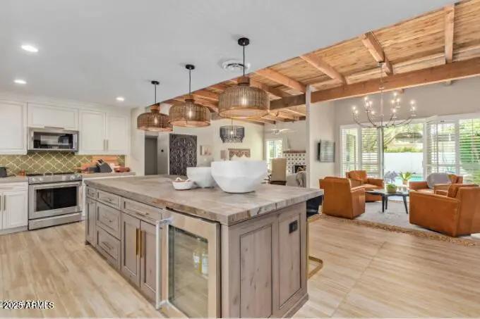 Real Estate Picture 3