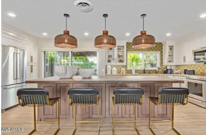 Real Estate Picture 4