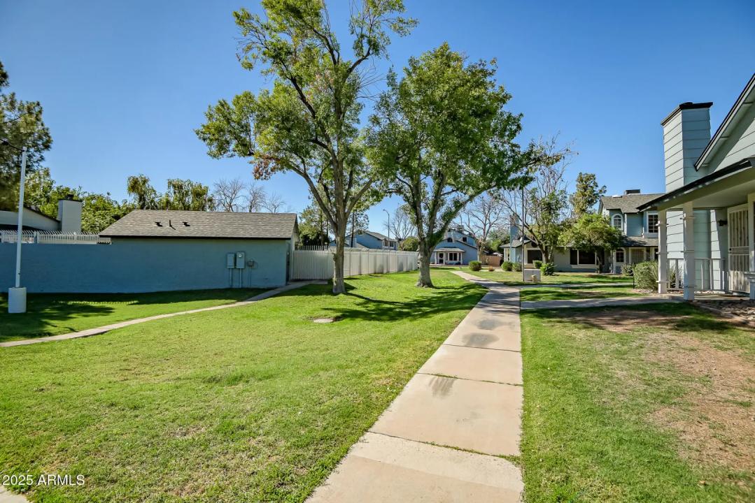 Real Estate Picture 27