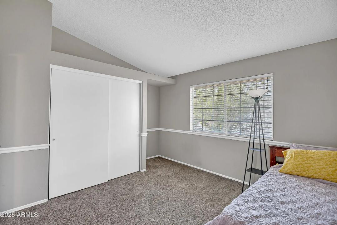 Real Estate Picture 11