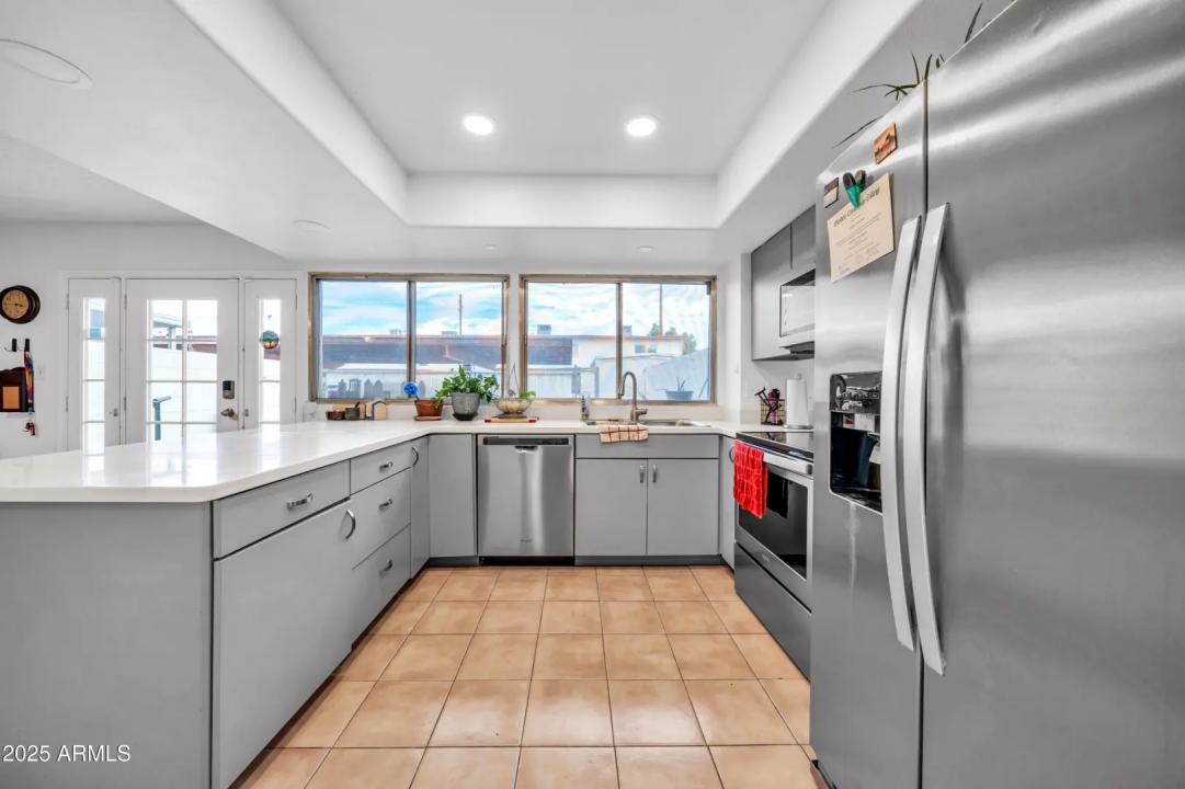 Real Estate Picture 3