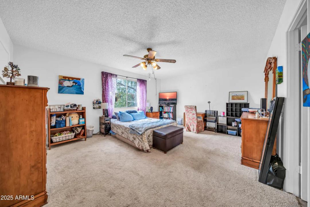 Real Estate Picture 16