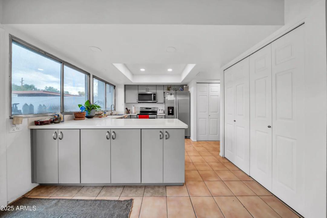 Real Estate Picture 5