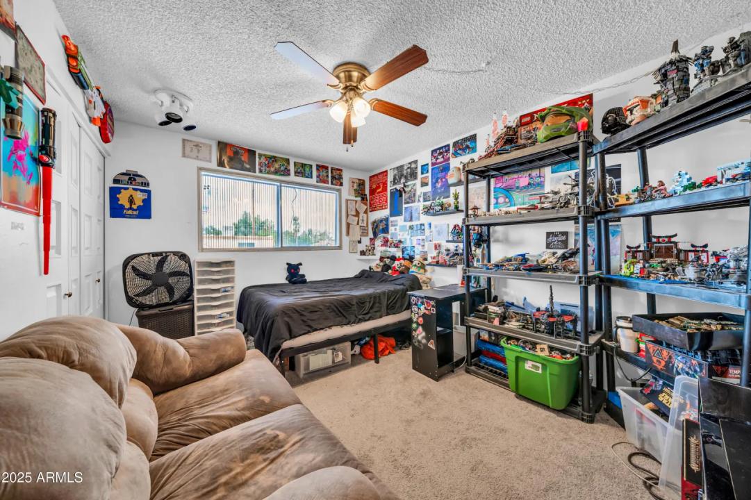 Real Estate Picture 24