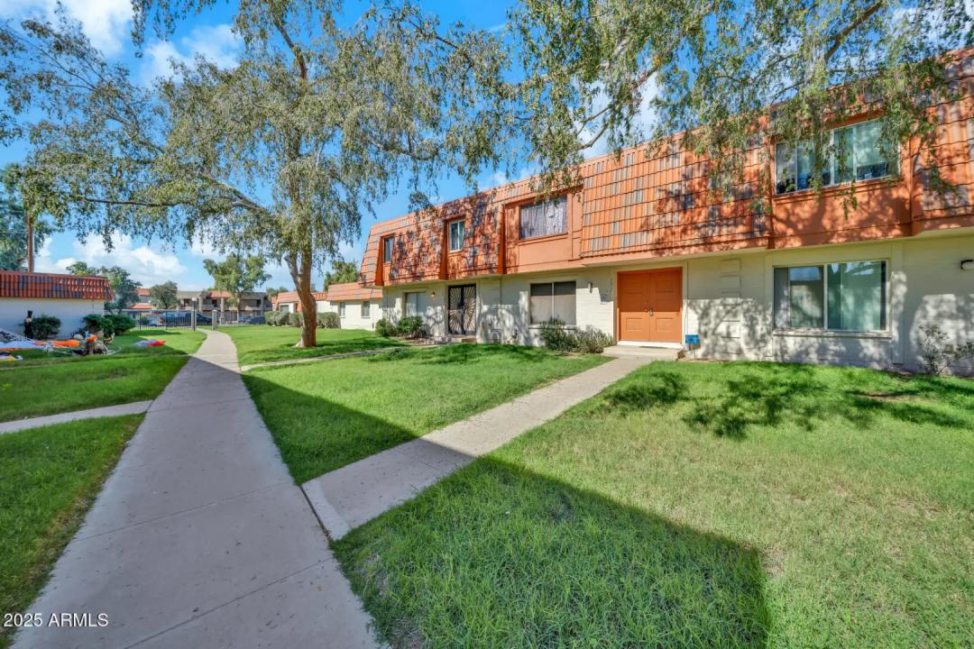 Real Estate Picture 33