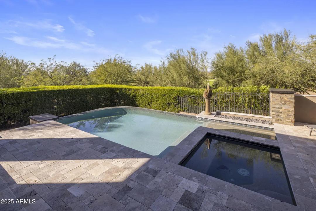 Real Estate Picture 50