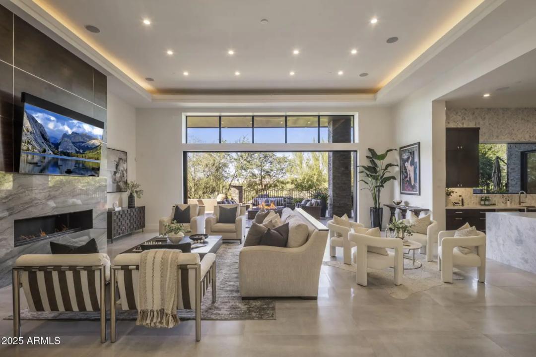 Real Estate Picture 7