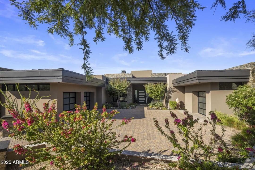 Real Estate Picture 3