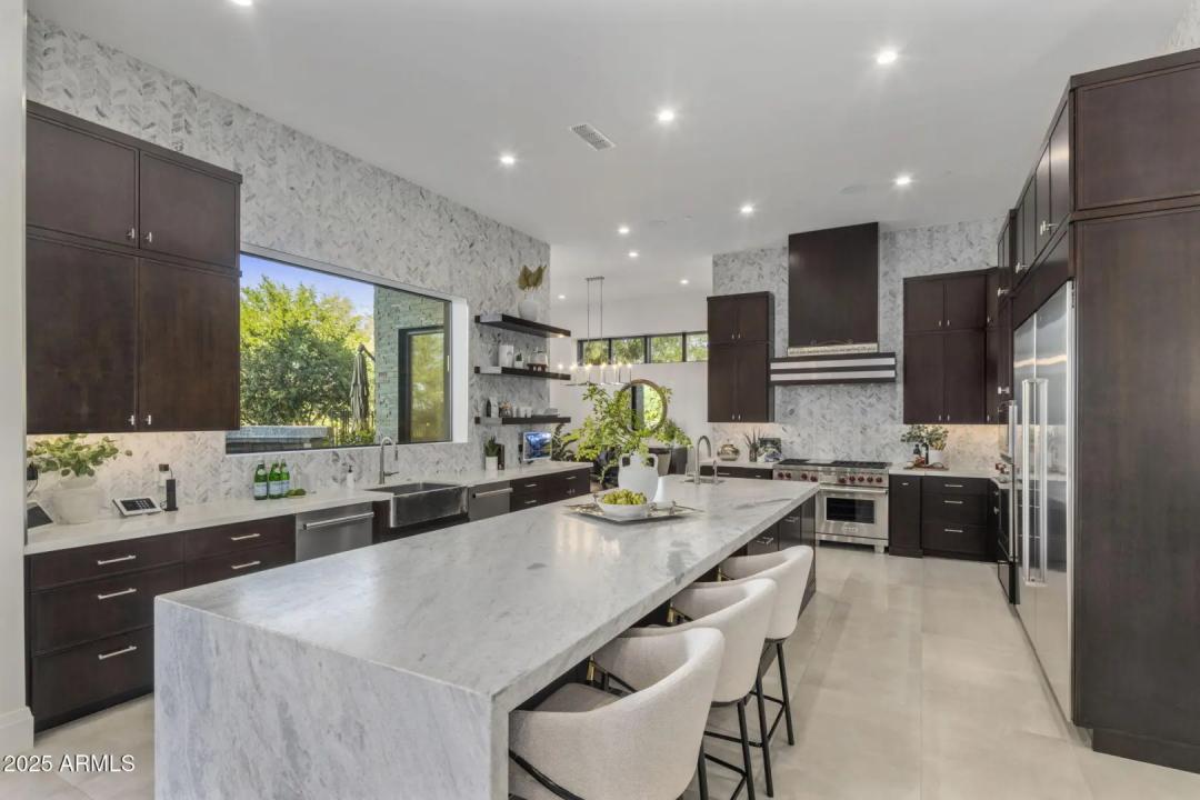 Real Estate Picture 15