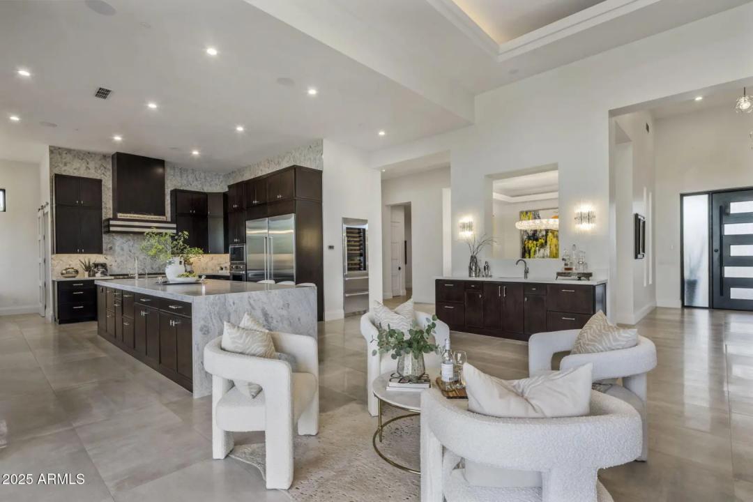 Real Estate Picture 13