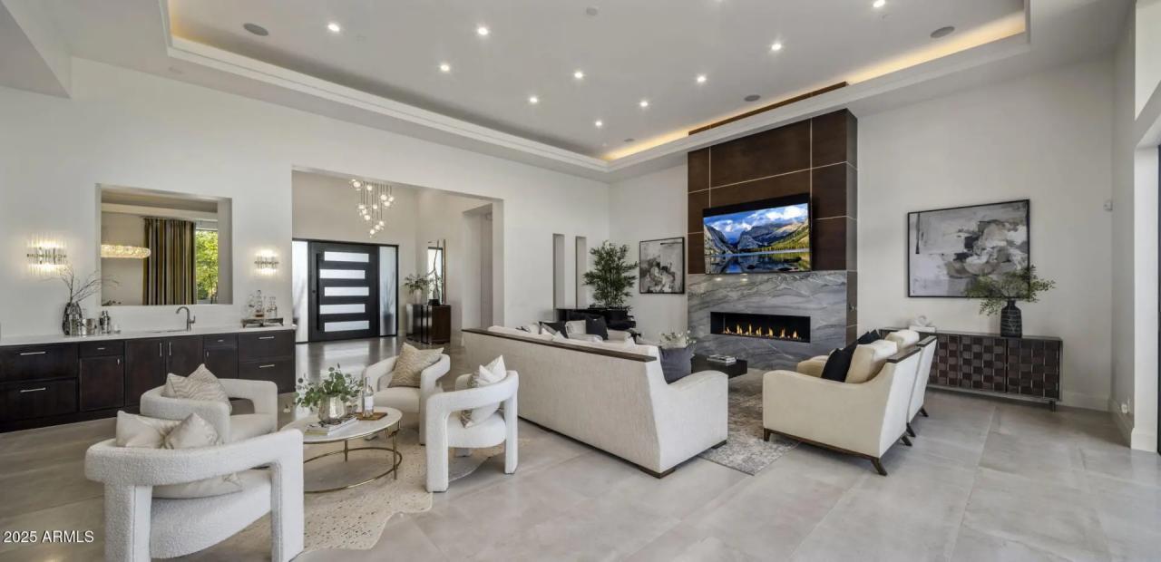 Real Estate Picture 9