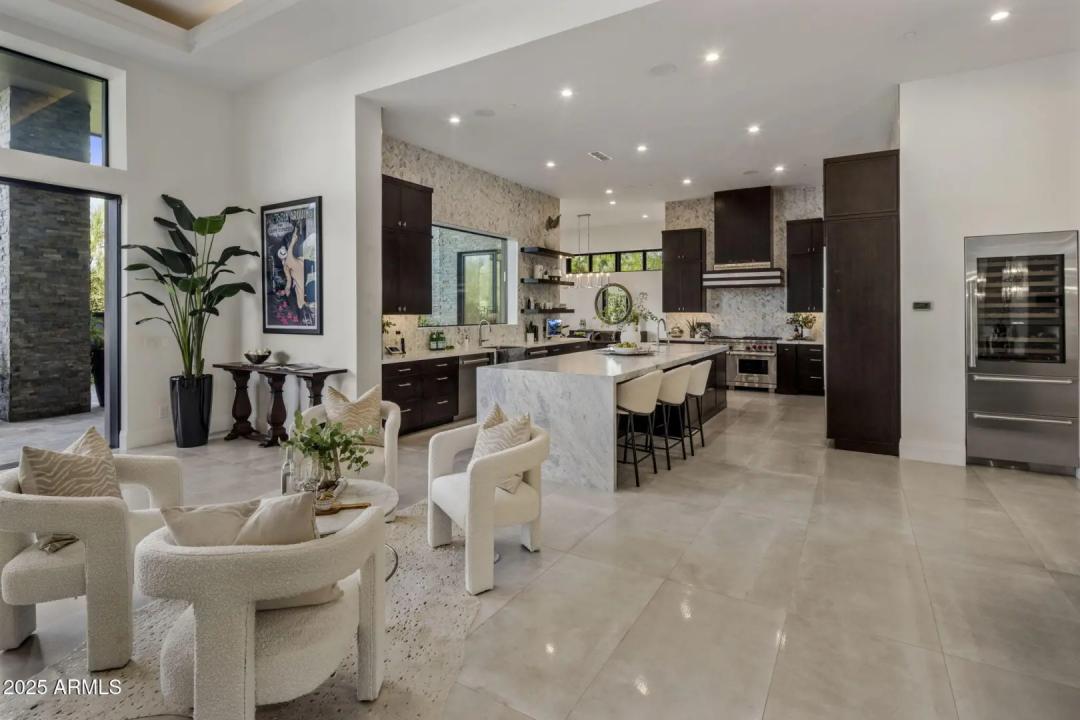 Real Estate Picture 12