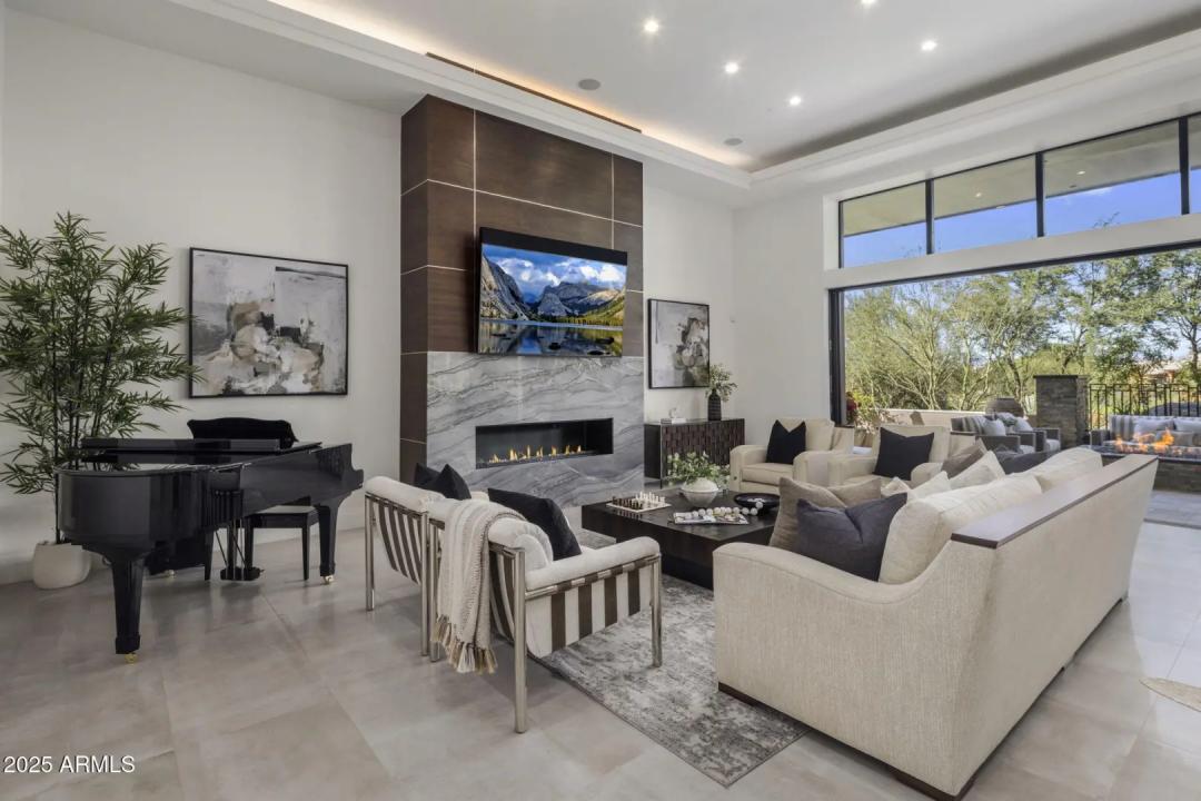 Real Estate Picture 8