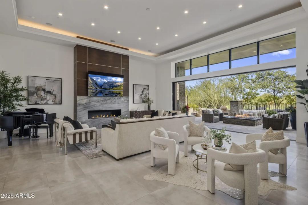 Real Estate Picture 10