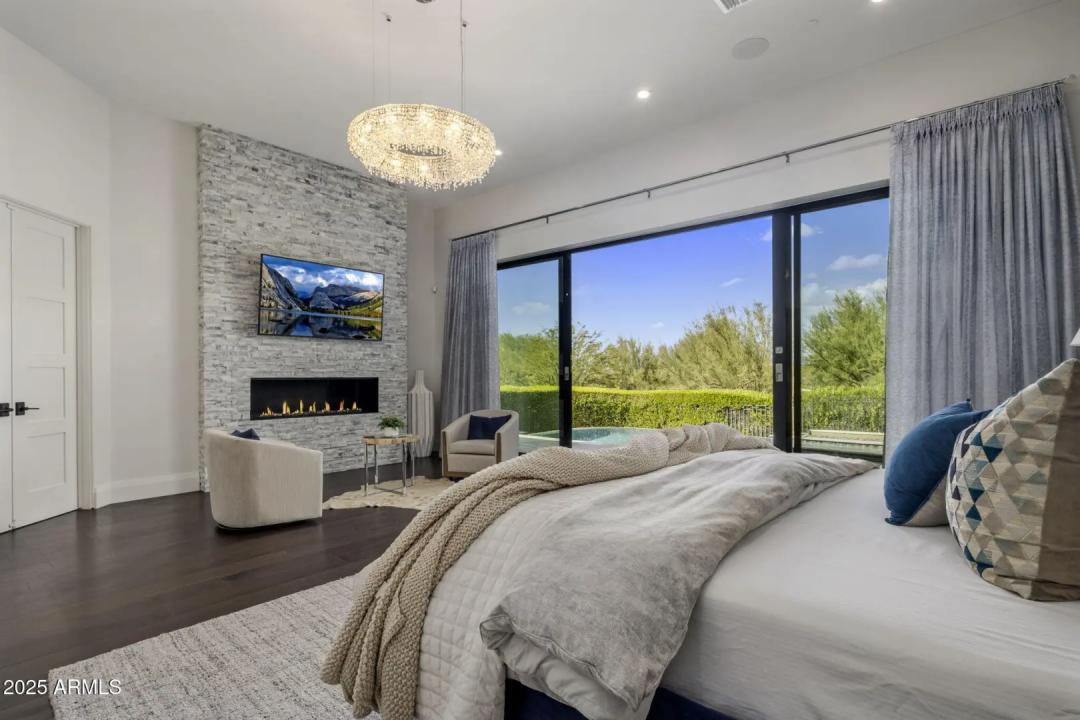 Real Estate Picture 22