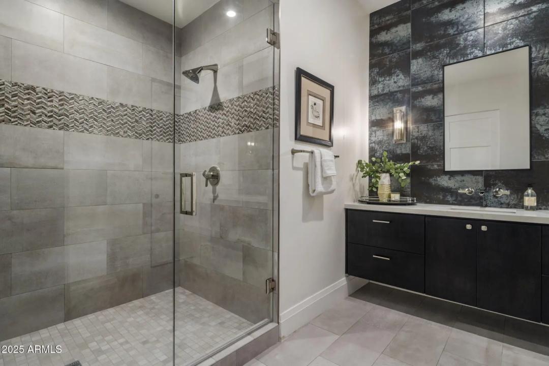 Real Estate Picture 35