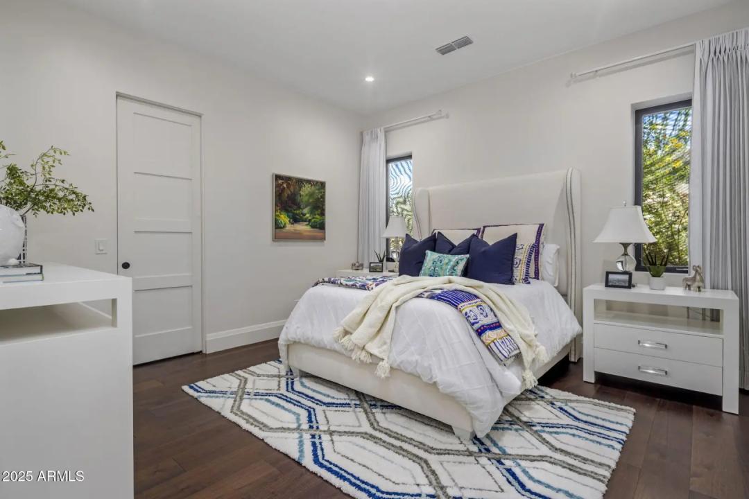 Real Estate Picture 36