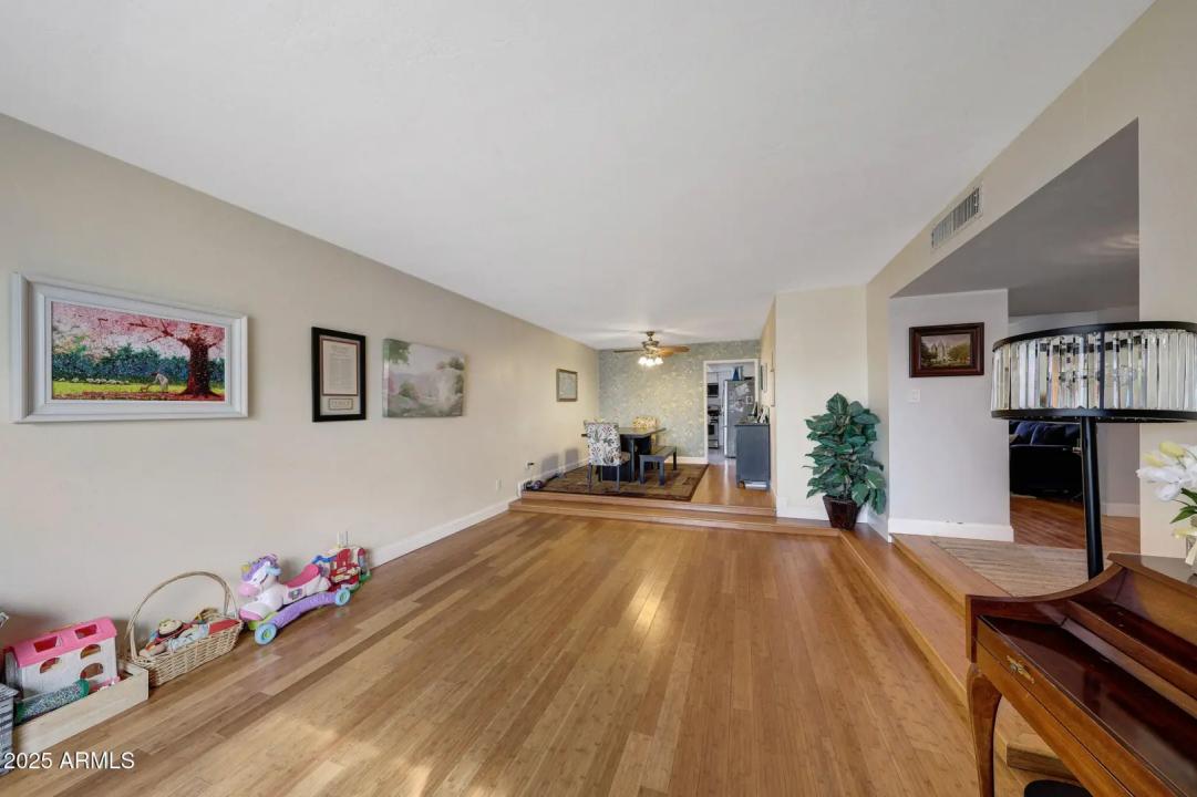 Real Estate Picture 9