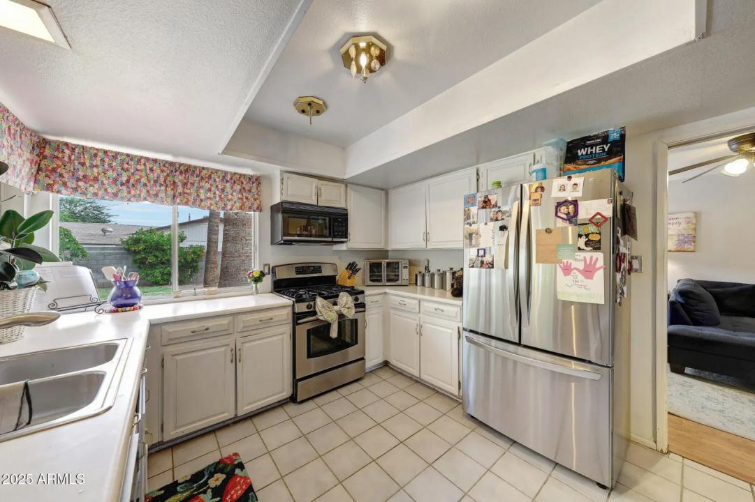 Real Estate Picture 14