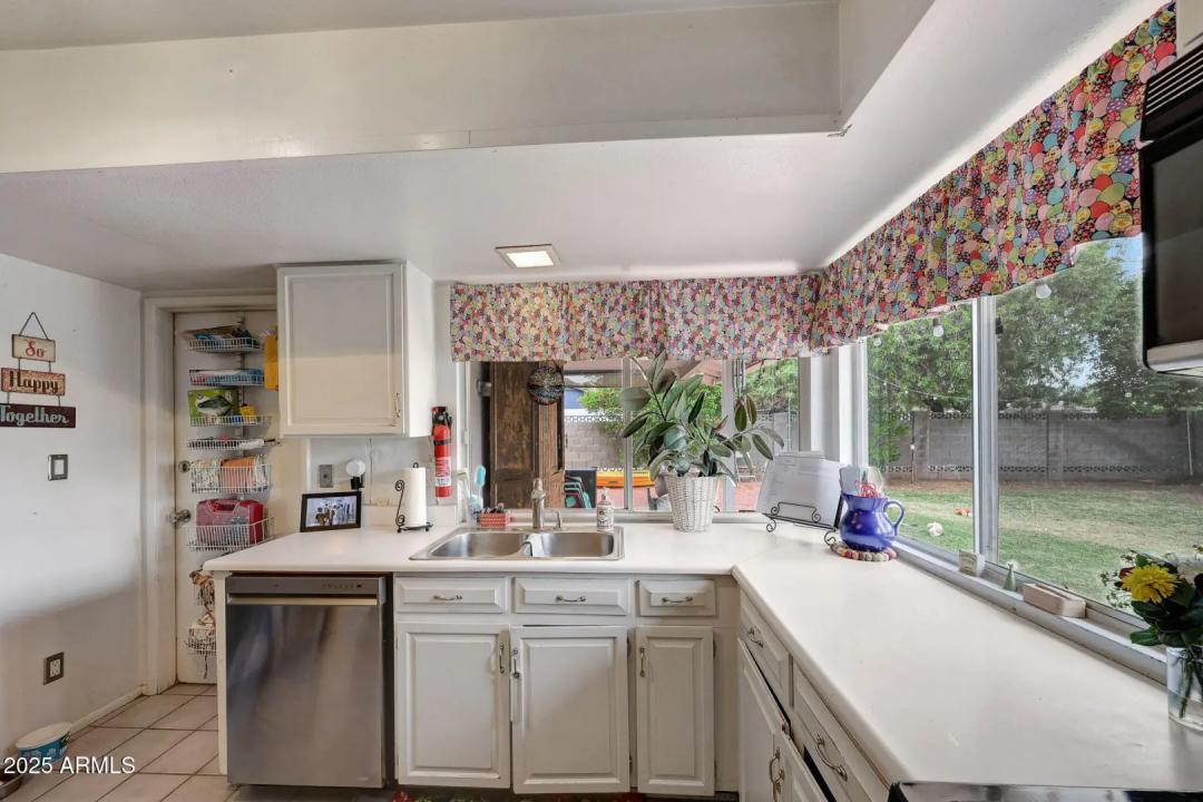 Real Estate Picture 15