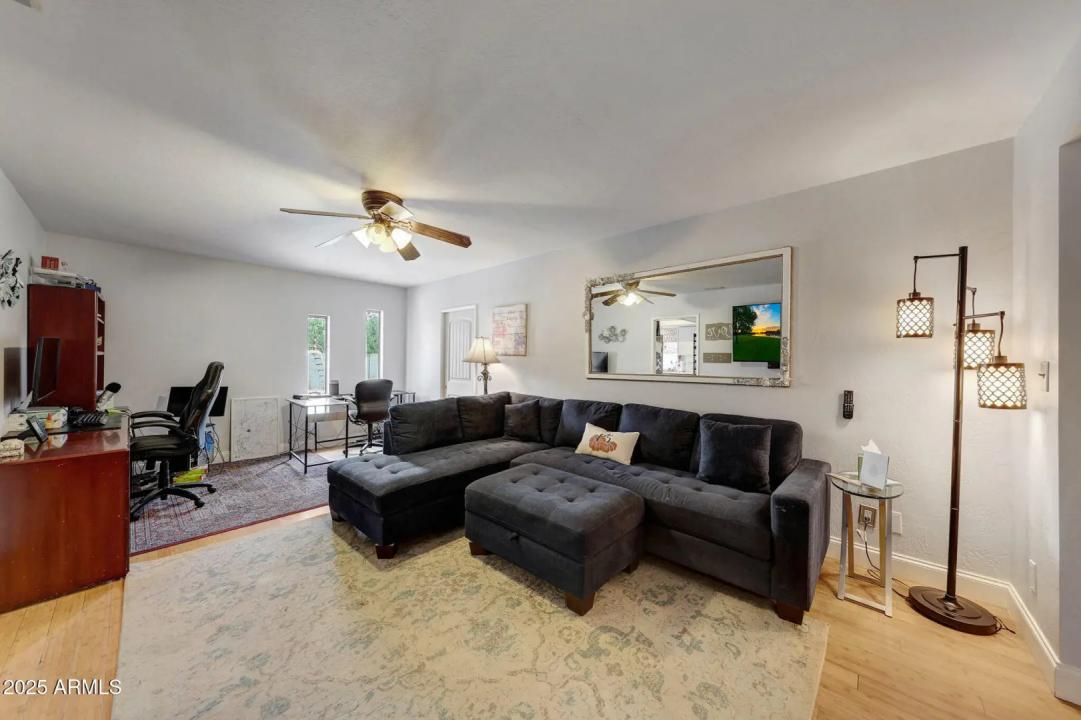 Real Estate Picture 17