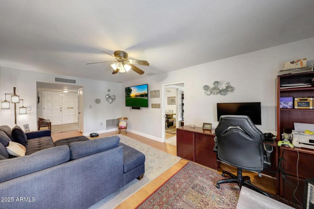 Real Estate Picture 18