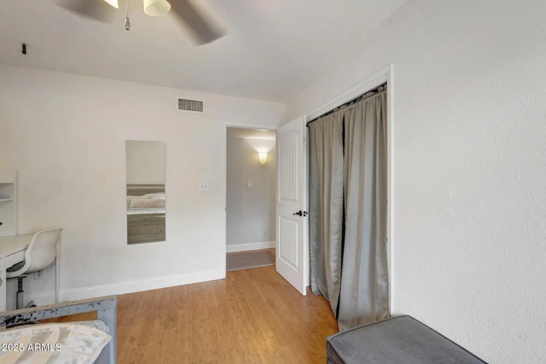 Real Estate Picture 24