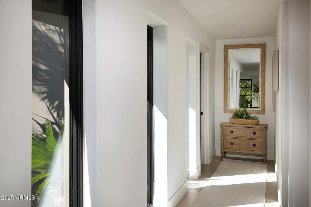 Real Estate Picture 18