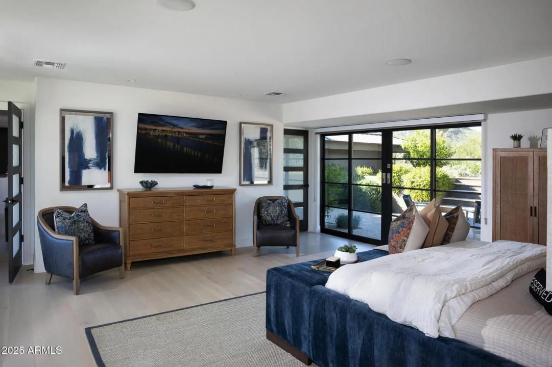 Real Estate Picture 15